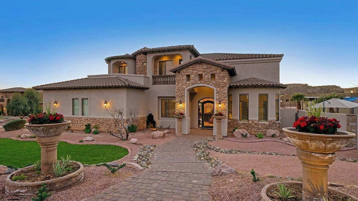 East Mesa House | 6 BR home with beautiful city views!