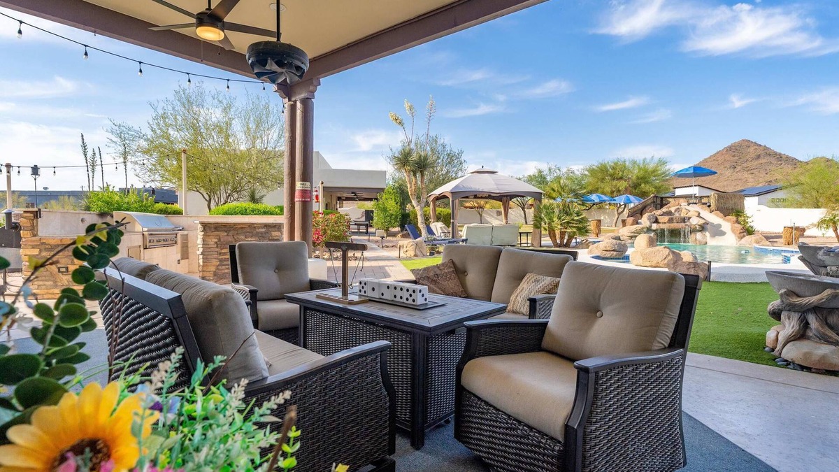 Desert View House | 6 BR,Pet friendly,Outdoor Grill and Pool,Sleeps 24