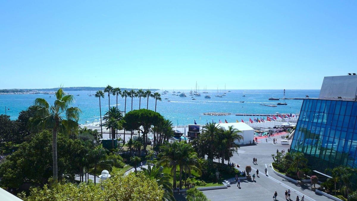 Cannes City Centre Apartment | 6 Croisette - luxury apartment - 2 rooms - 7th floor - large terrace