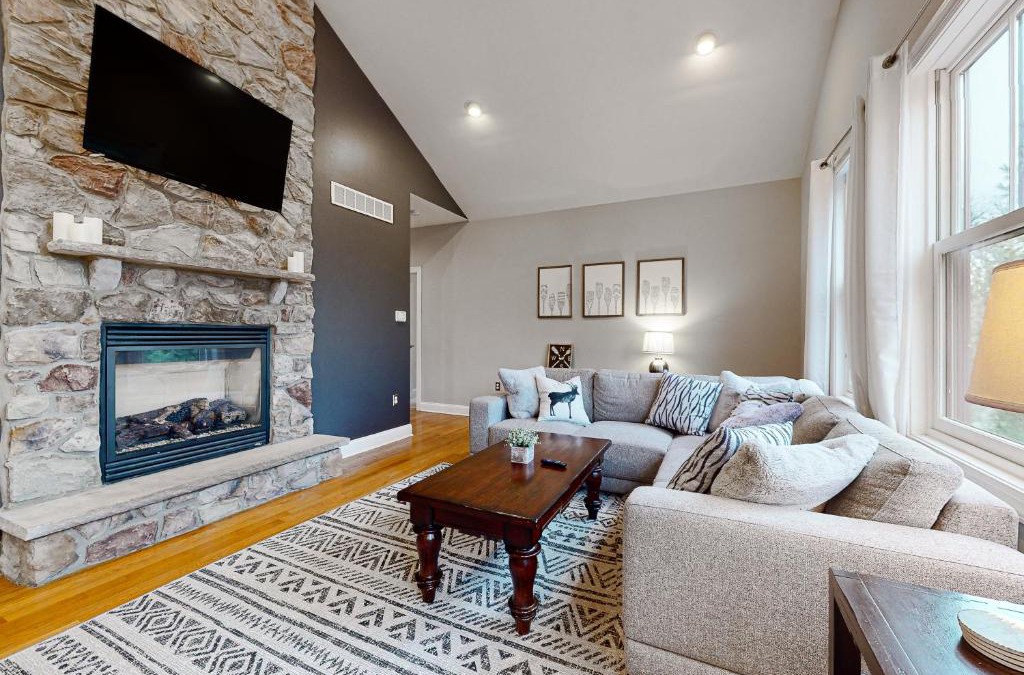 Lake Harmony House | 6 Fieldstone Ct