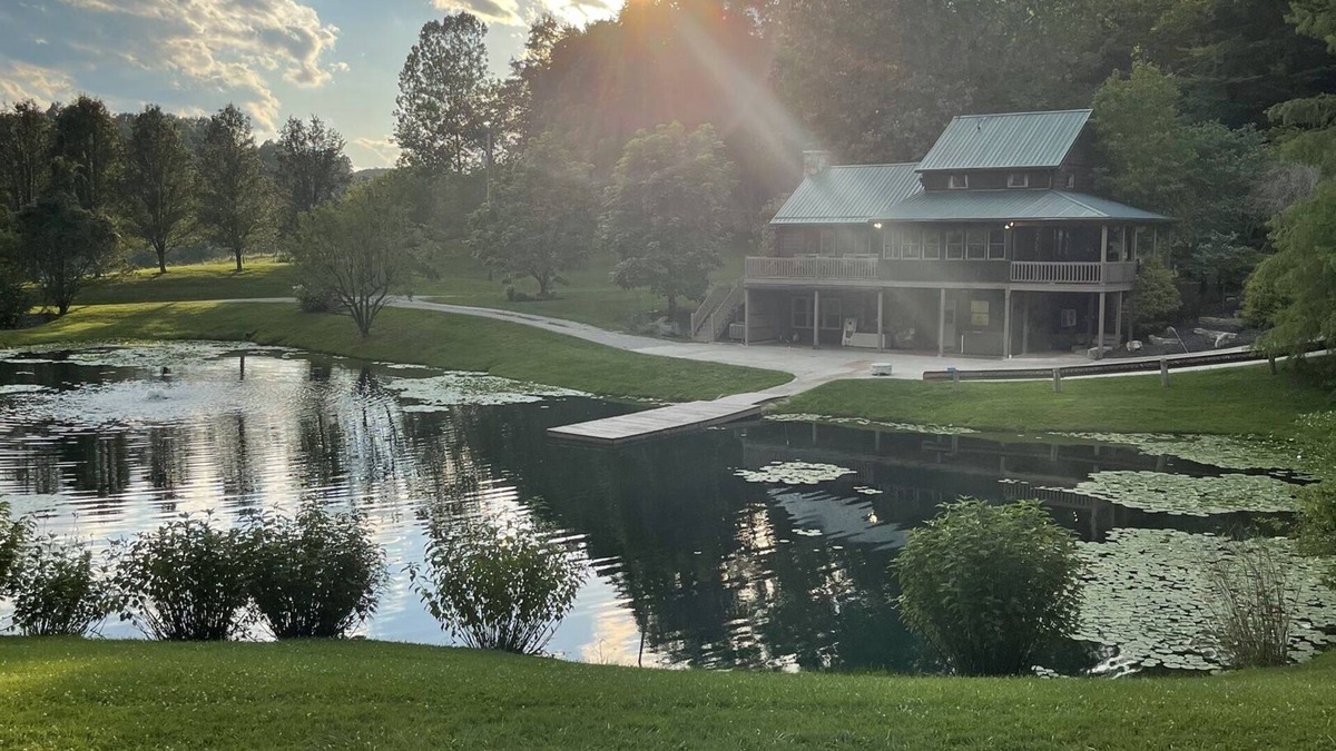 Ava Cabin | 6 Guests | Ponds | Hot Tub | Game Room | Trails