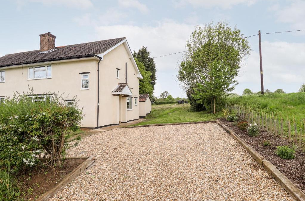 Gainsborough House | 6 Hillside Cottages