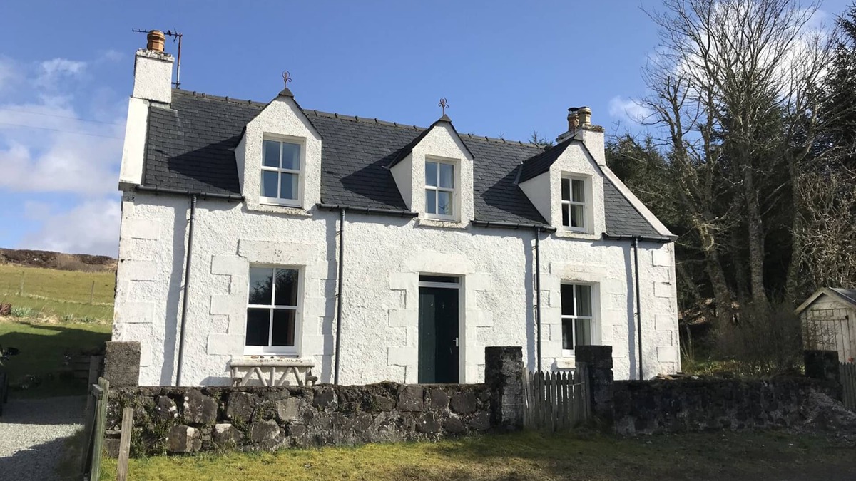 Suladale Cottage | 6 KNOTT, pet friendly, with open fire in Suladale