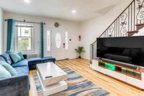 Eastwick House | 6 Mi to Eagles Games Stylish Philly Townhome!