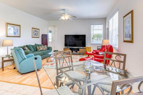 Beachwalk Isles House | 6 Mi to Fort Myers Beach Lakefront Home with Pool
