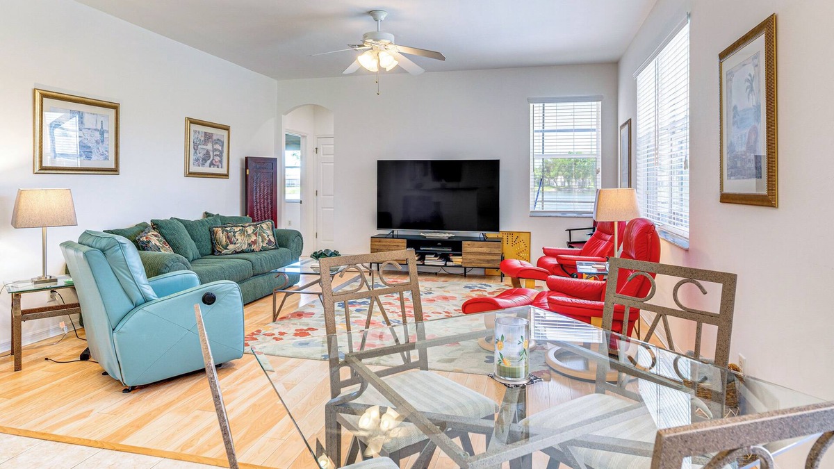 Beachwalk Isles House | 6 Mi to Fort Myers Beach: Lakefront Home w/Pool