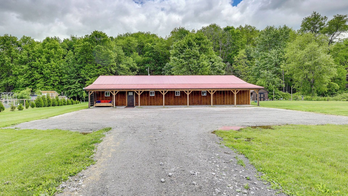 Dover House | 6 Mi to Main Street: Dog-Friendly Home in Dover!