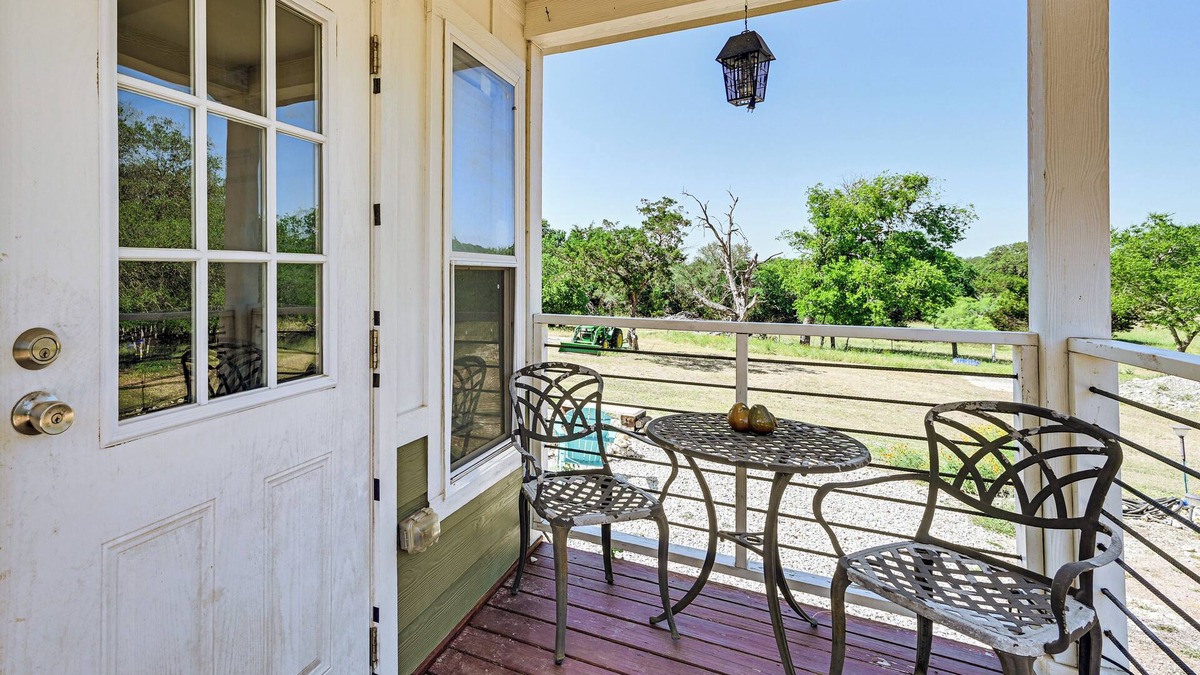 Copperas Cove Cabin | 6 Mi to Topsey Exotic Ranch: Retreat on 12 Acres!