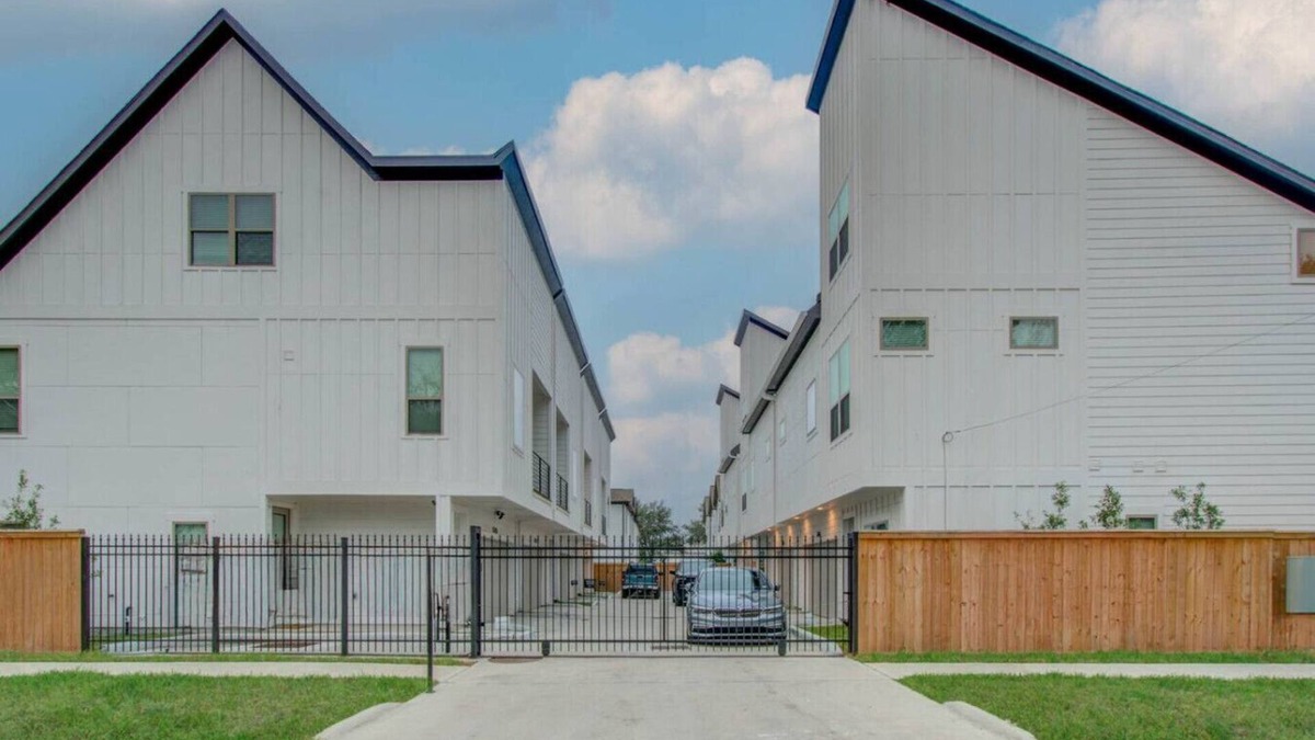 Riverside Terrace House | 6 Min from Medical Center & Houston Zoo!