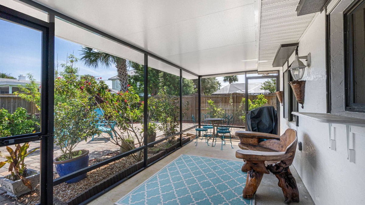 Oakview Heights House | 6 Min Walk to Beach! Beach Daze- Accessible Beach-Side Home