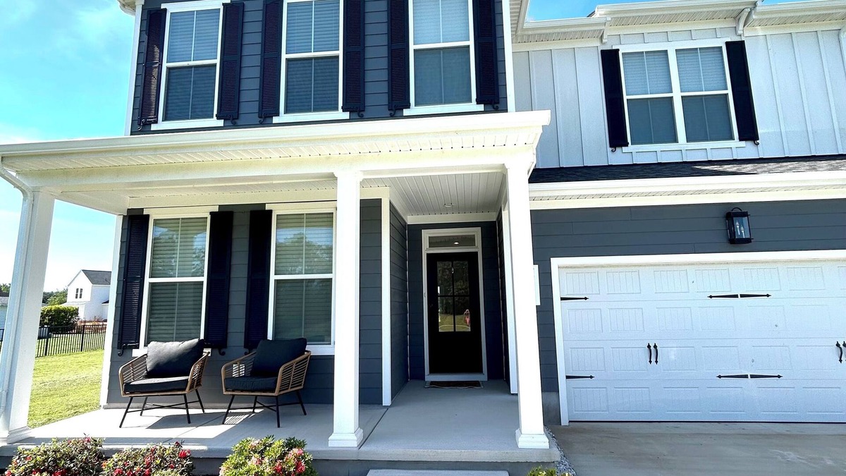Tower Hill House | 6 Minutes to Beach, 5 Bedrooms, Spacious Yard, Away From Crowds!