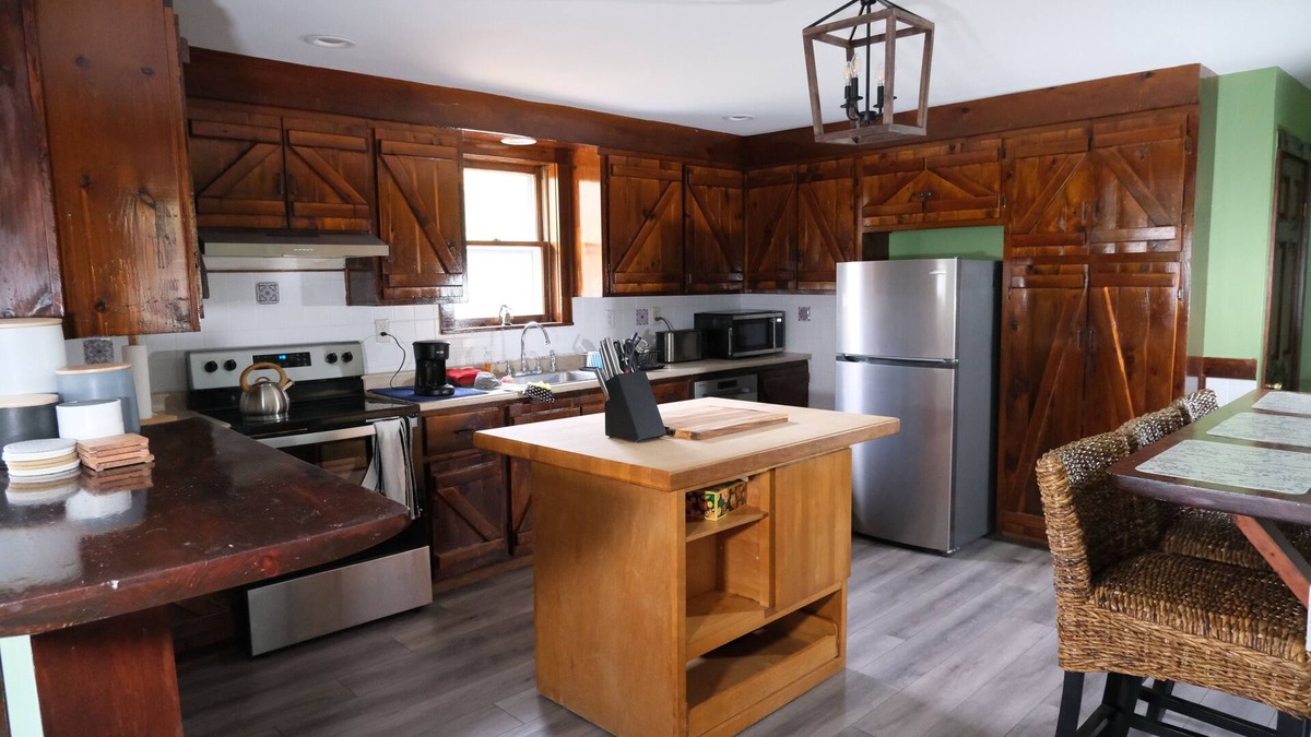 Stephentown House | 6 minutes to the beautiful Cherry plain state park, great house and great yard.