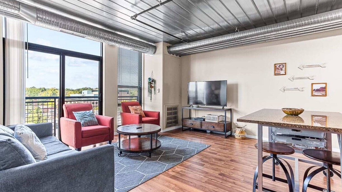 Old West Side Apartment | 6 Modern Apts - 12 Beds w Parking - Near Kerrytown