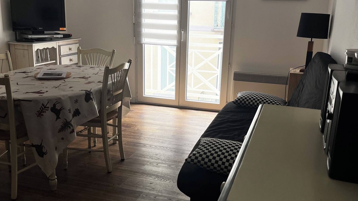 Cauterets Apartment | 6-person apartment 250m from town center with garage + free fibre-optic WiFi