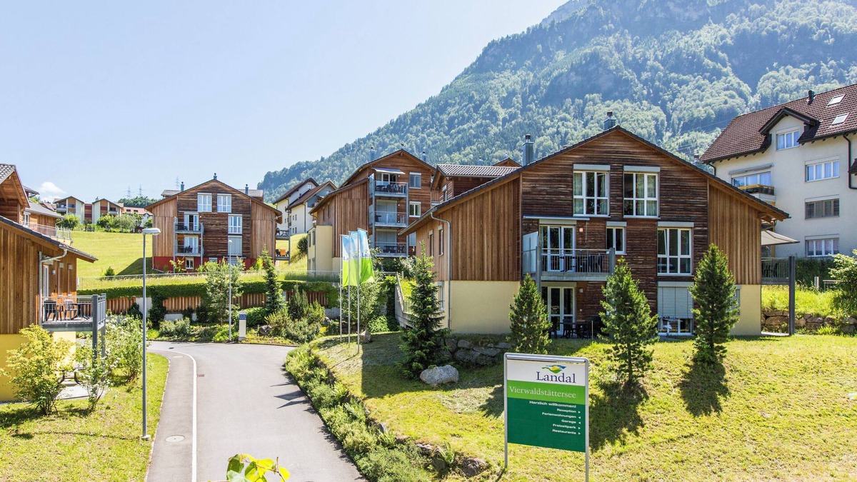 Ruetli Apartment | 6-person apartment in the holiday park Landal Vierwaldstättersee