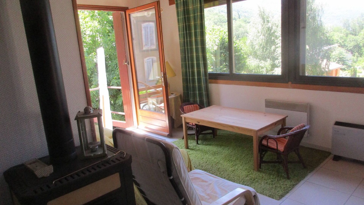 Lassur Apartment | 6-person apartment in village near BEILLE and AX 3 DOMAINES