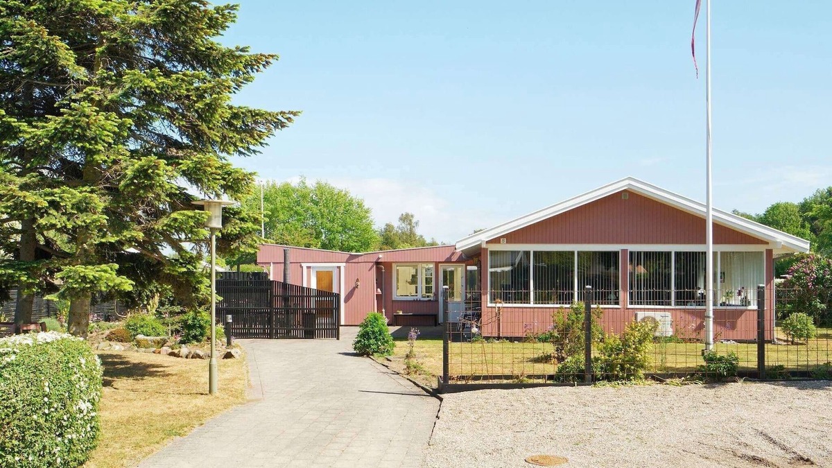 Frølunde Fed House | 6 person holiday home in Korsør
