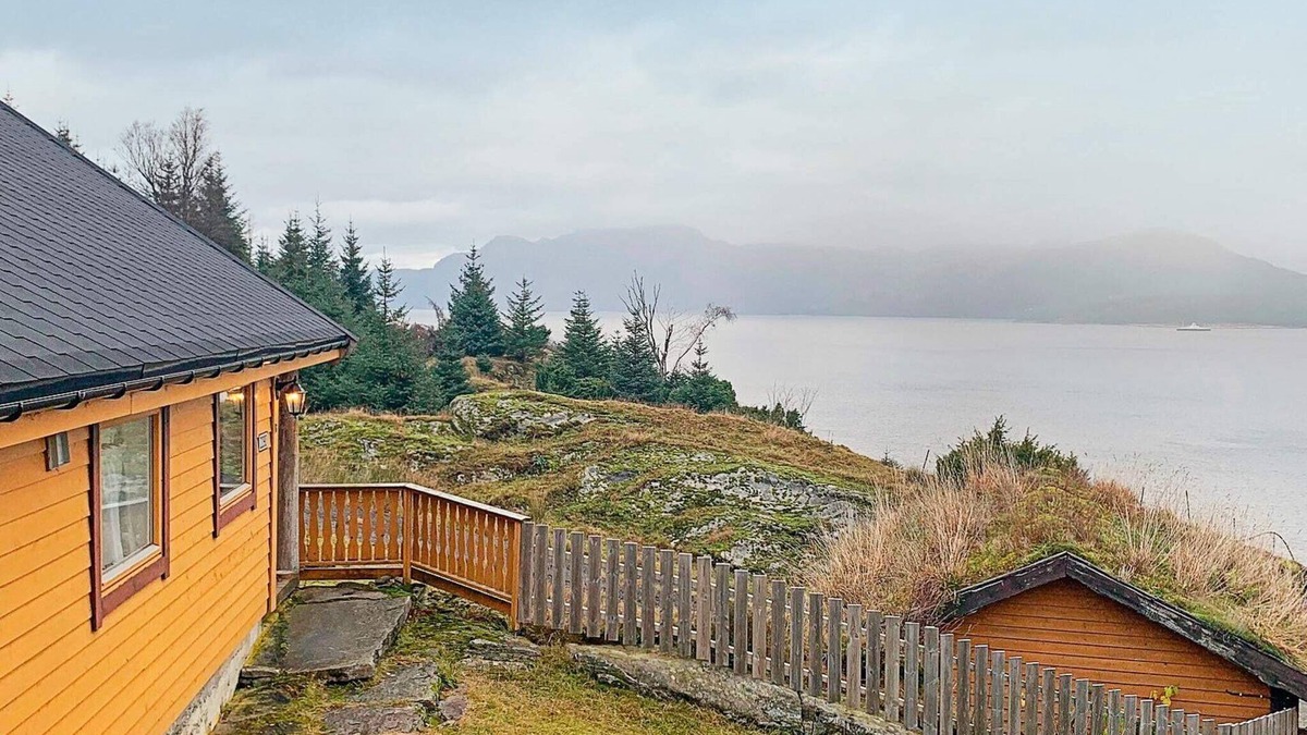 Gulen Municipality House | 6 person holiday home in Brekke