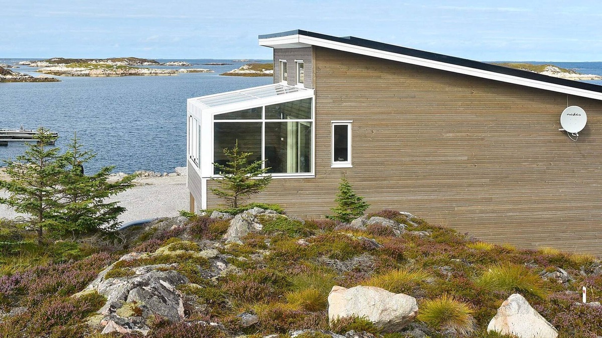 Dyrvik House | 6 person holiday home in Dyrvik