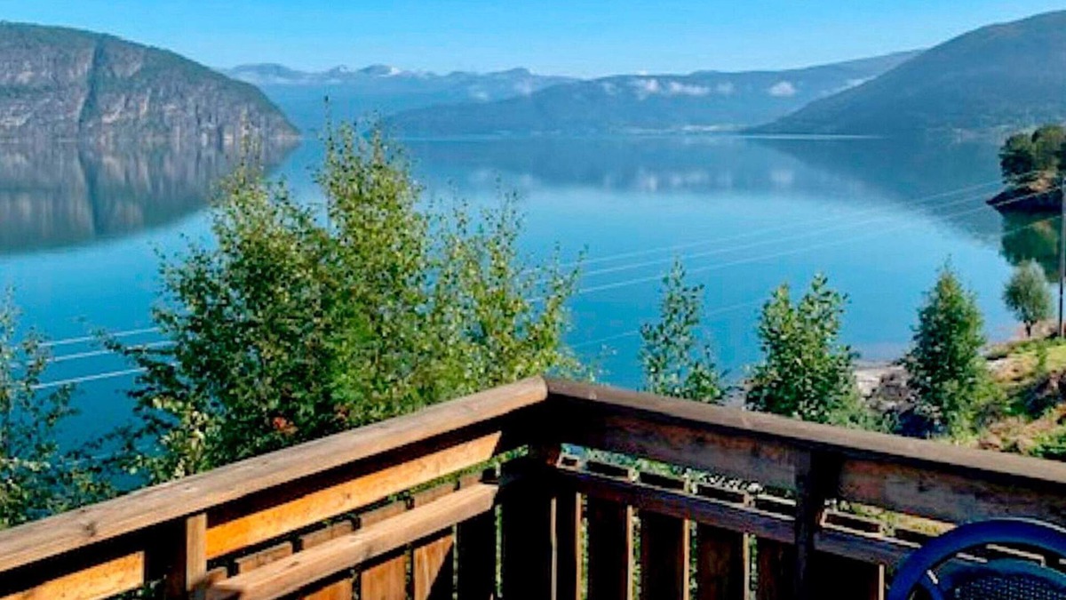 Stryn House | 6 person holiday home in Utvik
