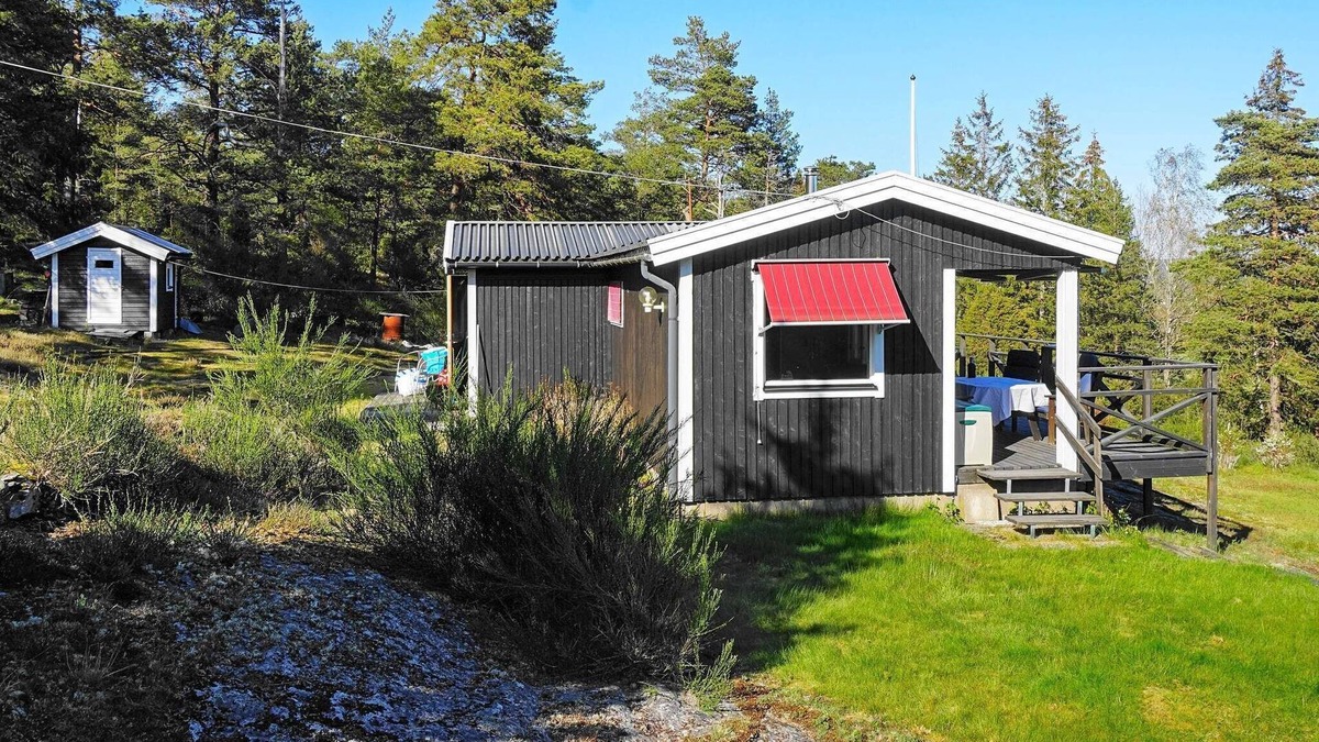 Orust O House | 6 person holiday home in HENÅN