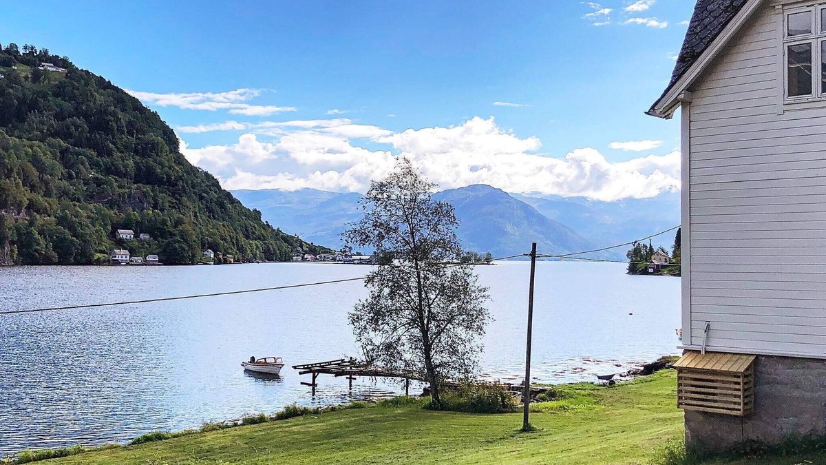 Kvam House | 6 person holiday home in øystese