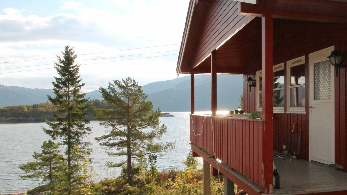 Naeroy House | 6 person holiday home in Foldereid-By Traum