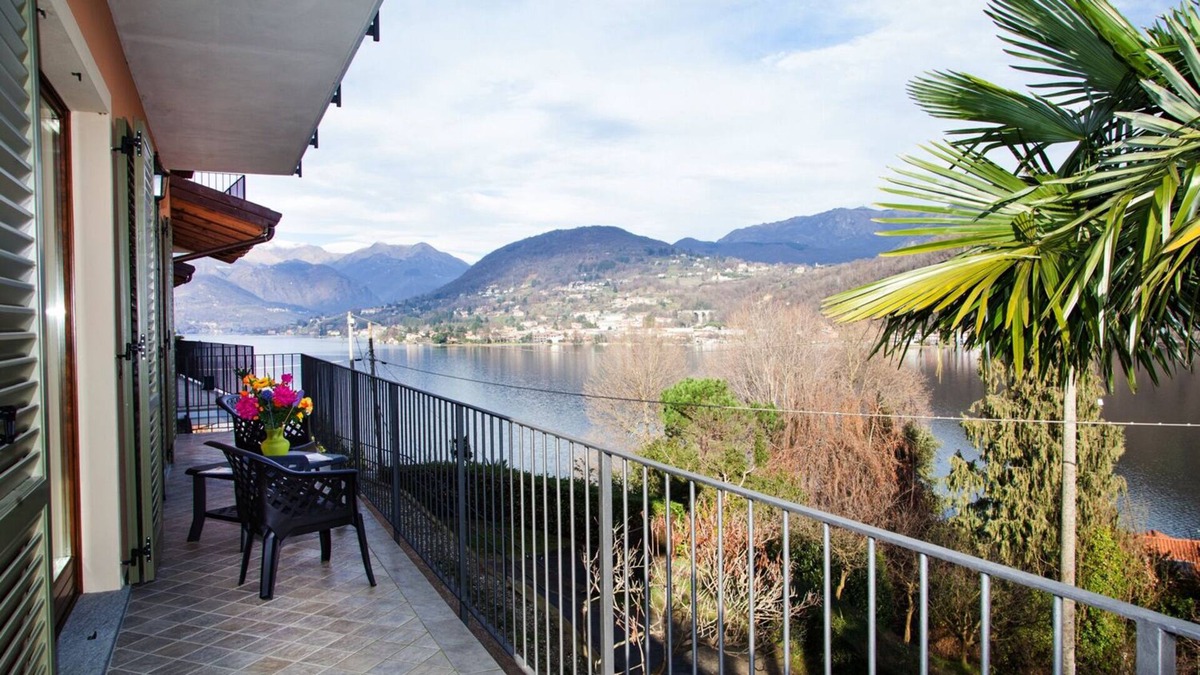 Orta San Giulio House | 6-room house only 100 m from the lake and private beach