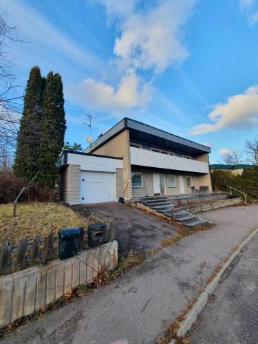 Oskarshamn Villa | 6 sovrum 10 bäddar 11 sovplatser