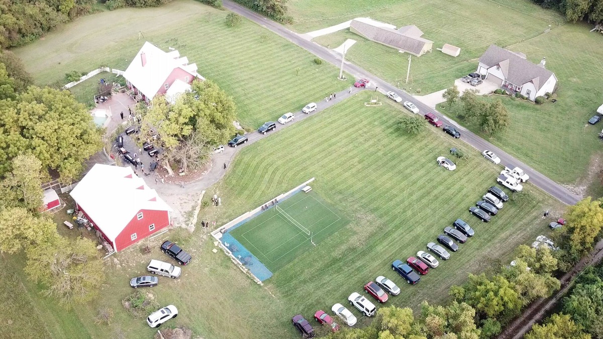 Edwardsville House | 6-Star Country Living: Legends, Speedway, American Royal, Cabelas, 15 Dwntwn KC