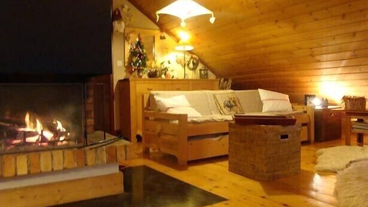 Villard-de-Lans Apartment | 6 to 7 sleeps, spacious with central fireplace, wooden top of the chalet.