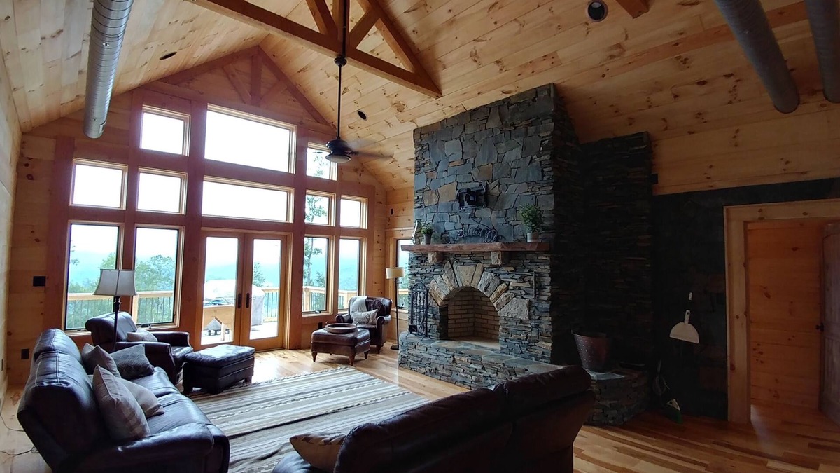 Elk Park Cabin | 60 Acre Mtn Top retreat 5 Miles from Downtown Banner Elk