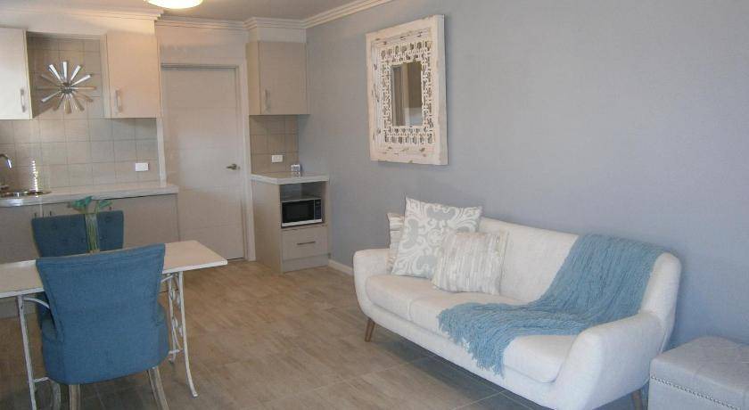 Leeton Hotel | 60 m² Hotel ∙ 2 bedrooms ∙ 4 guests