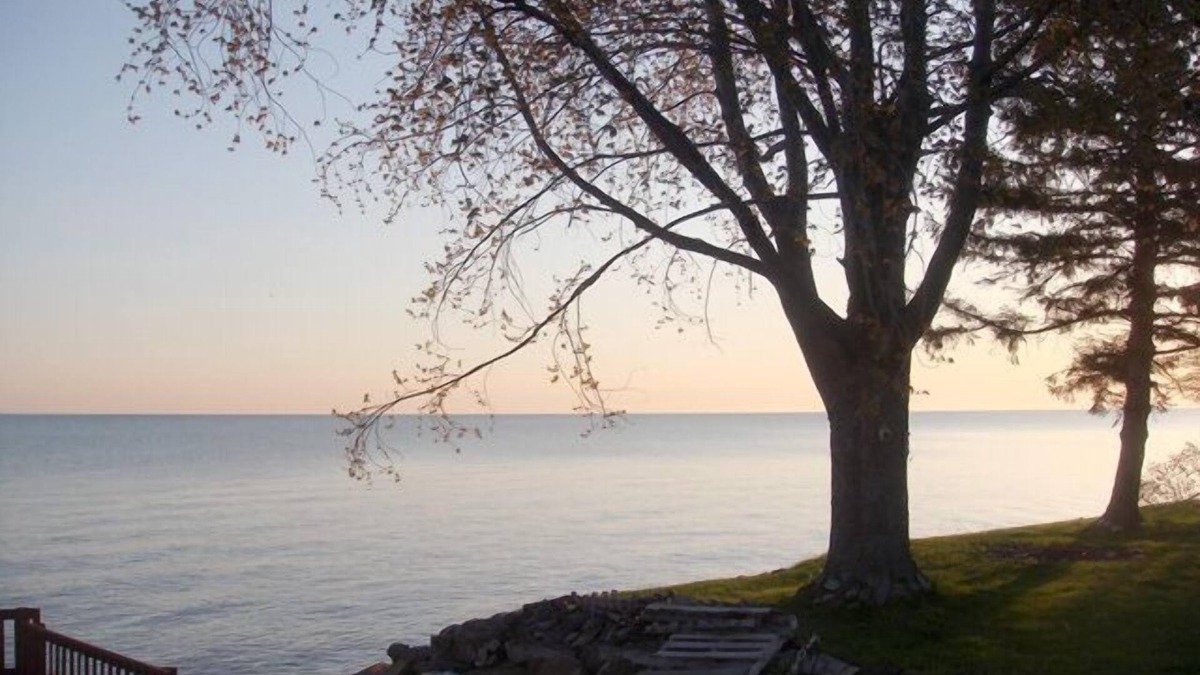 Town of Yates Cottage | 60 minutes from Niagara Falls