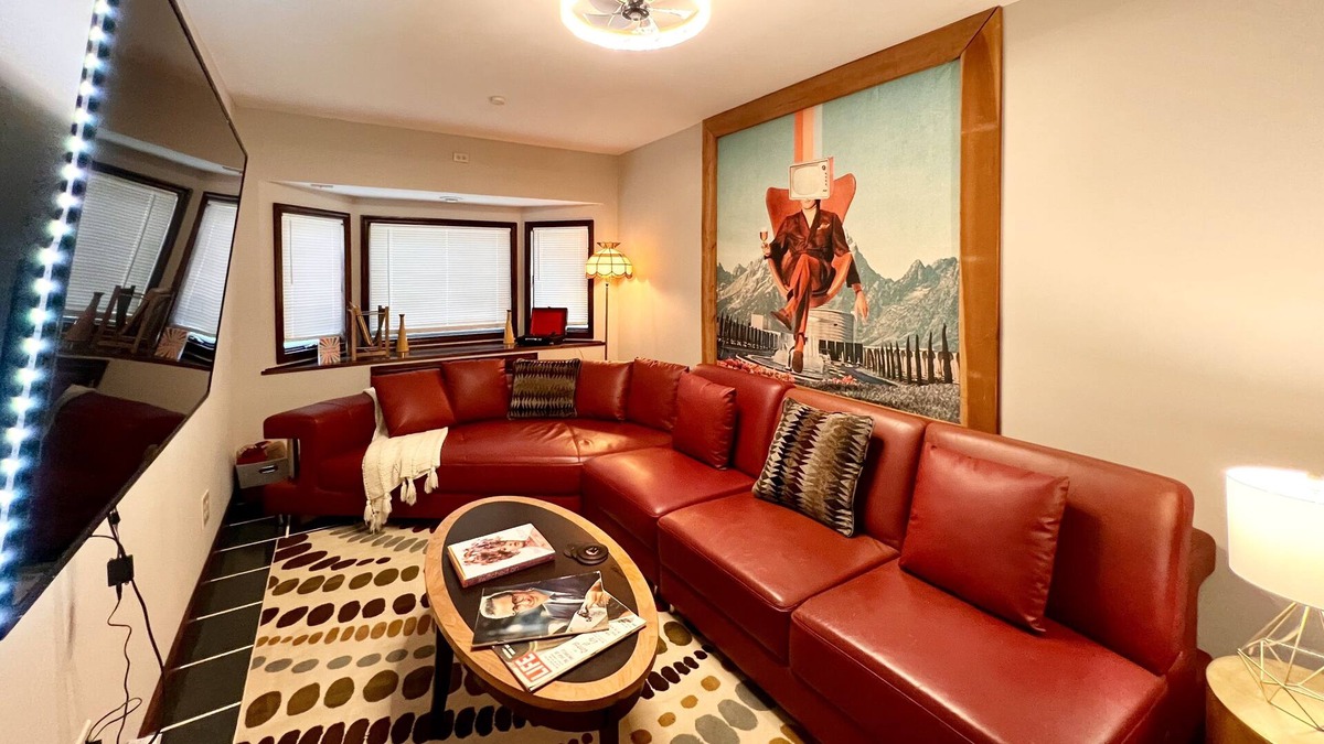 Huntsville House | 60's Themed Time Machine: GROOVY ON 6TH