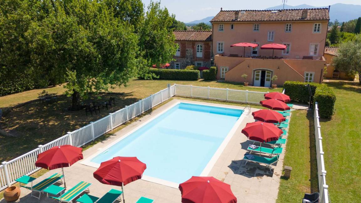 Capannori Villa | 600 m² Villa ∙ 15 bedrooms ∙ 25 guests