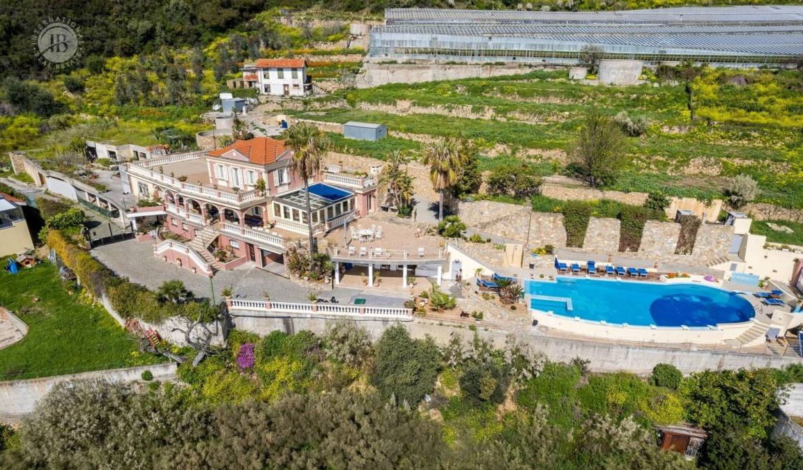 Ospedaletti Villa | 600 m² Villa ∙ 8 bedrooms ∙ 20 guests