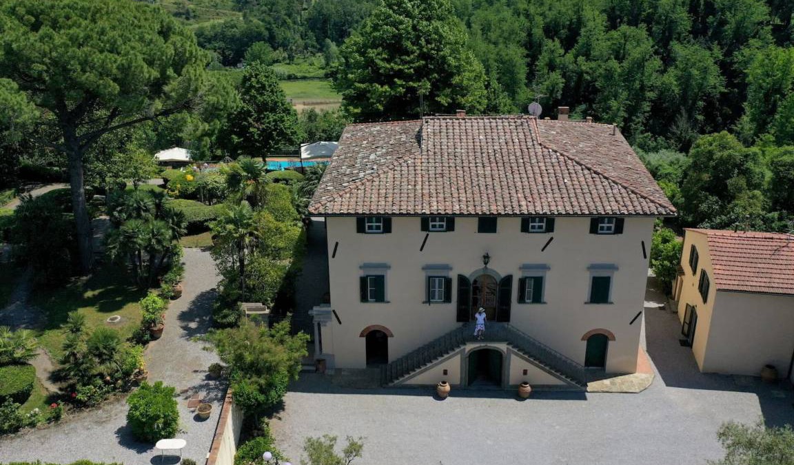 Crespina Villa | 600 m² Villa ∙ 9 bedrooms ∙ 18 guests