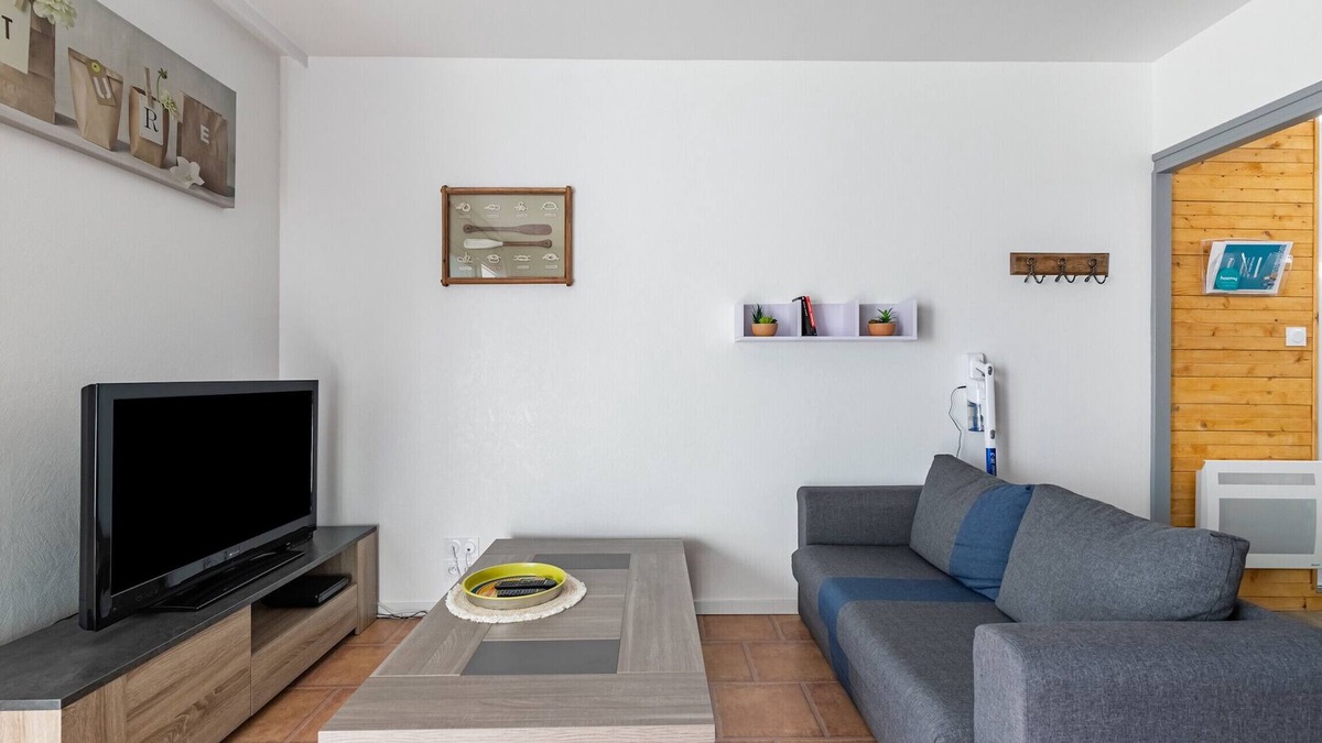 Saint-Hilaire-de-Riez Apartment | 600m from Les Becs beach, flat for 2