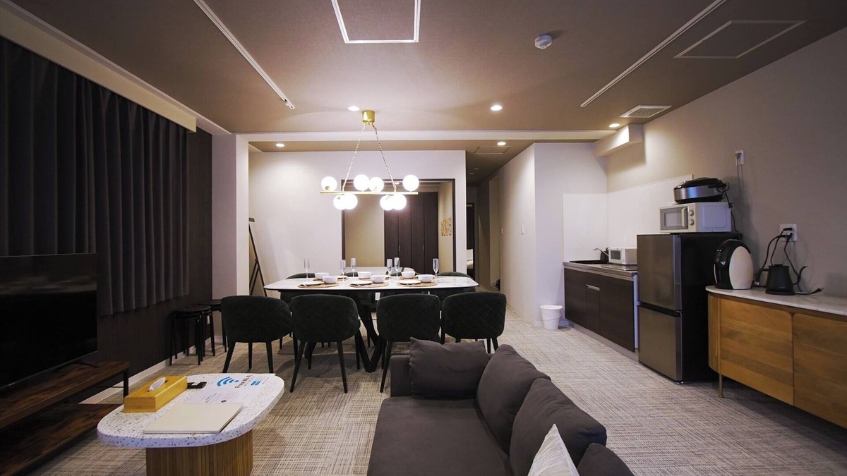 Kita Apartment | 601 Osakas largest 100 square meter private ro/Osaka Ōsaka