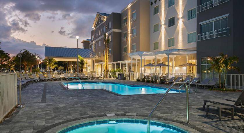 Pinecraft Hotel | 61 m² Hotel ∙ 127 guests