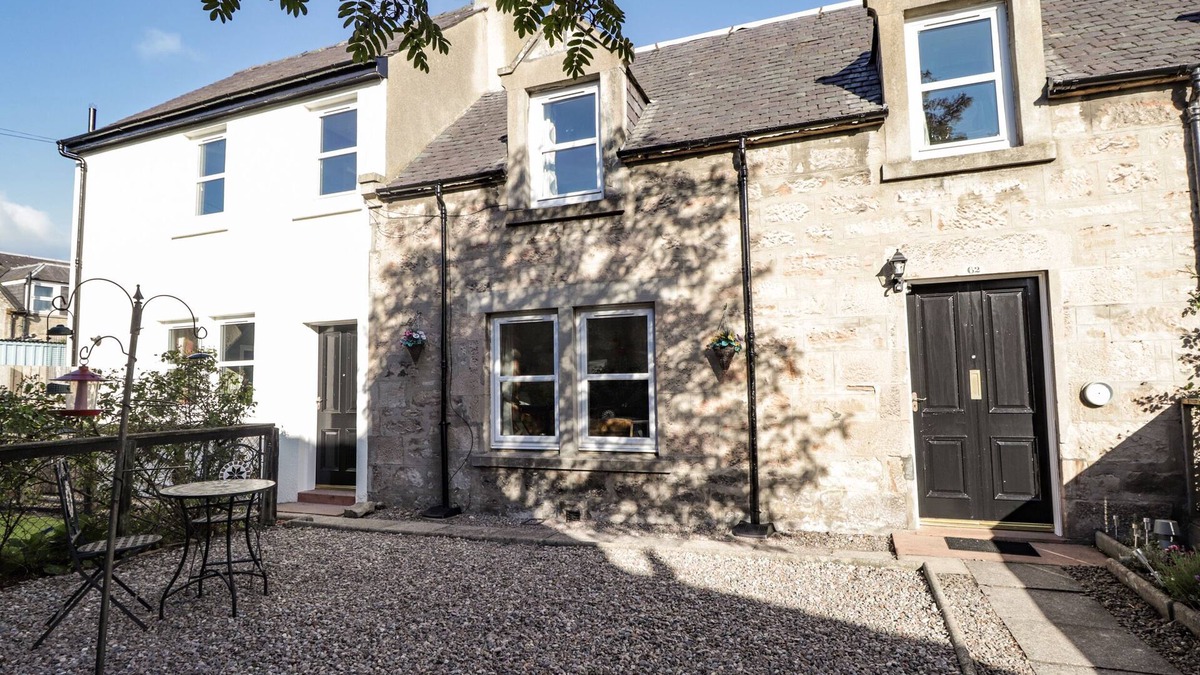 Nairn Cottage | 62 SOCIETY STREET, pet friendly, country holiday cottage in Nairn