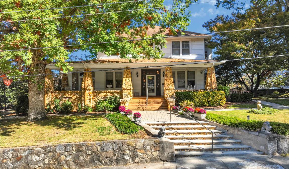 Hyman Heights Historic District House | 623 m² House ∙ 10 bedrooms ∙ 24 guests