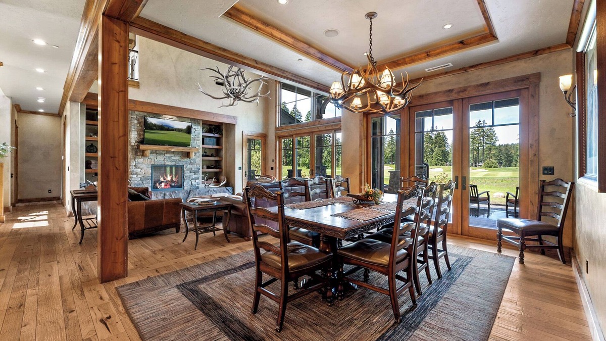 Cle Elum Cabin | 6300, SF 7 Bdr w/Pool, Hot Tubs, Golf Sim, Bar and Huge Game Room on Prospector