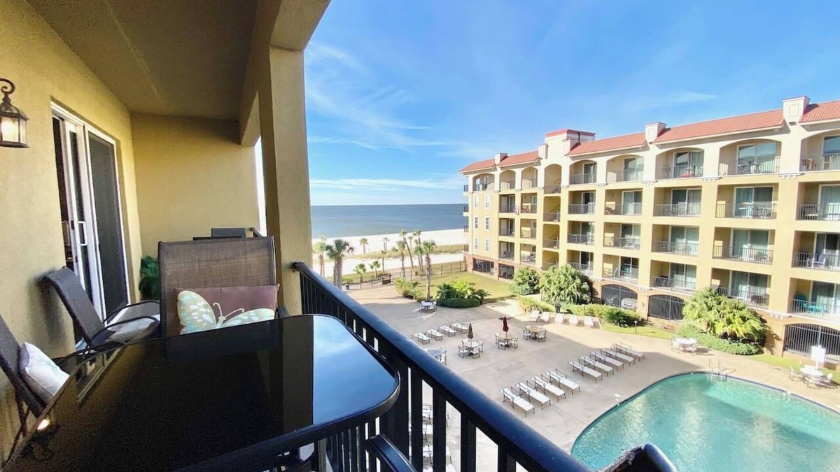 Henderson Point Apartment | #631 Beautiful poolside Condo perfect for a family getaway