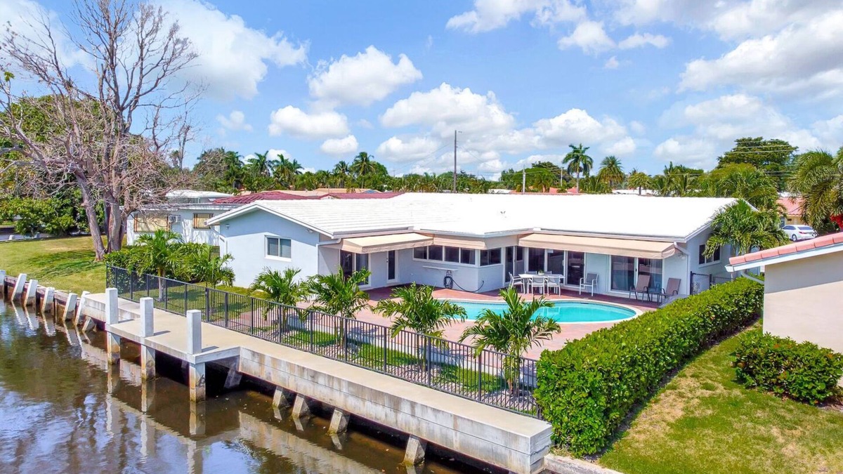 Imperial Point House | 6341 Managed By Brampton Park