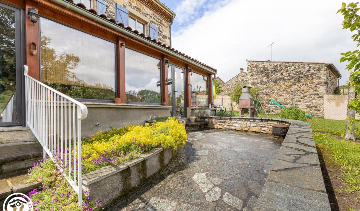 Clemensat House | 64 m² Gîte ∙ 2 bedrooms ∙ 5 guests
