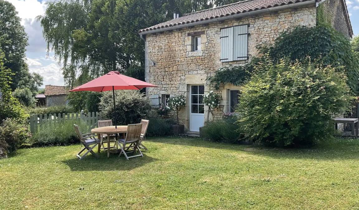 Saint-Amant-de-Bonnieure House | 65 m² House ∙ 2 bedrooms ∙ 4 guests