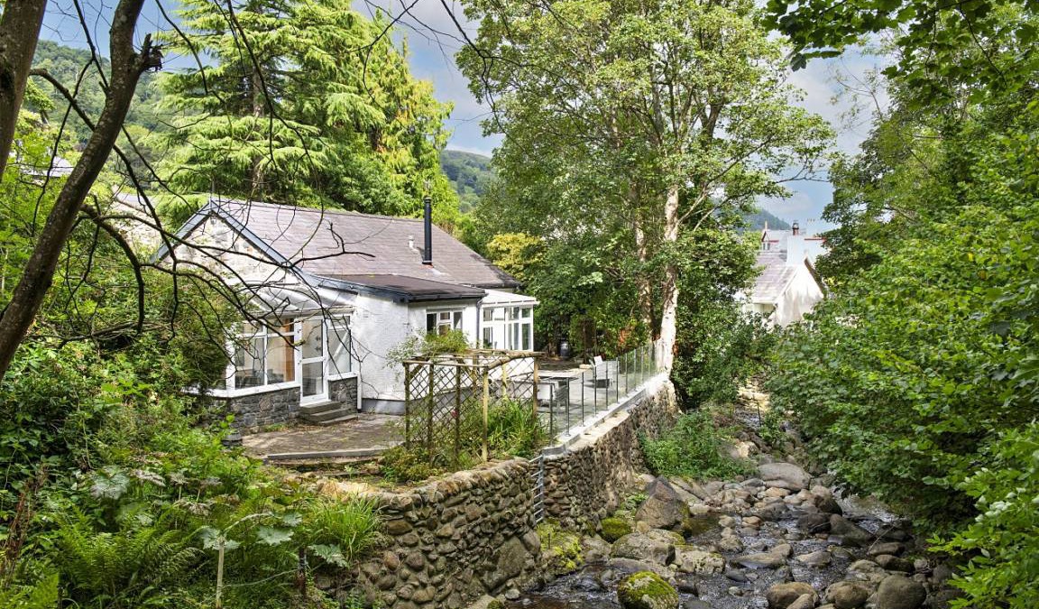 Rowen House | 65 m² Bungalow ∙ 3 bedrooms ∙ 5 guests