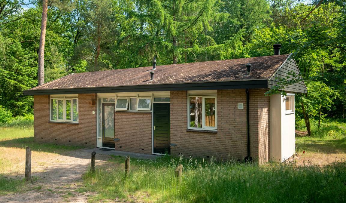 Eerbeek House | 65 m² Bungalow ∙ 4 bedrooms ∙ 8 guests